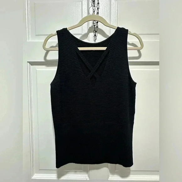 St. John Sport Knit Black classic Tank Size M EUC - Picture 2 of 6